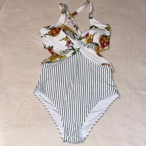CUPSHE Onepiece Swim